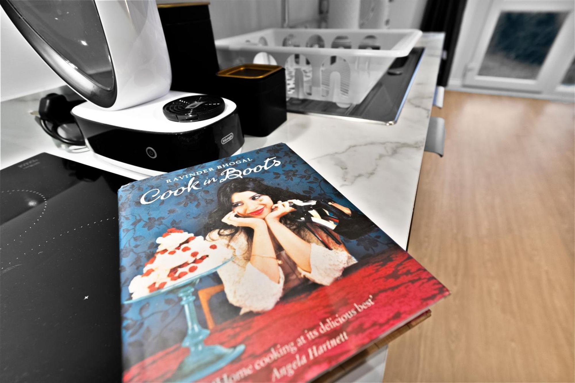 Modern Apartments London With Free Wifi Экстерьер фото